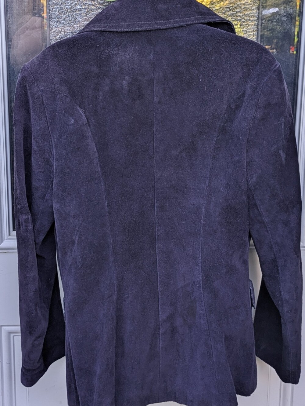 Beautiful vintage purple suede jacket With Silk Lining. - Picture 7 of 13